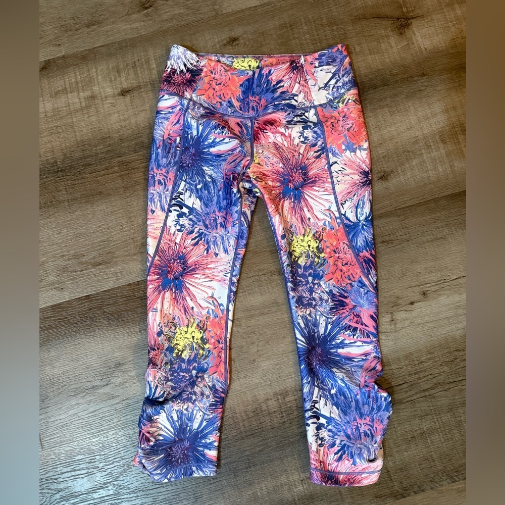 Calia by Carrie Underwood Leggings Capris Size M